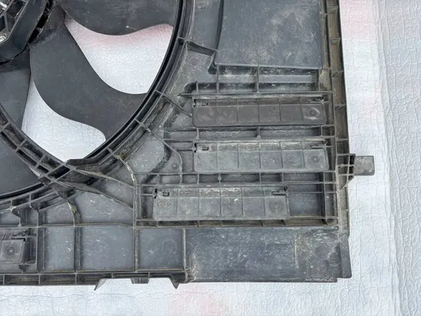 Kylarrubrik VW Crafter II 2.0 177HK OEM 2N0121205K image 4