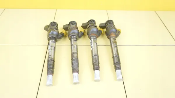 Inyector Toyota OE N47C16A para Avensis 1.6 D image 2