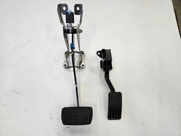 Pedais automáticos OEM SUBARU OUTBACK V 5 BS 14-19 image 2