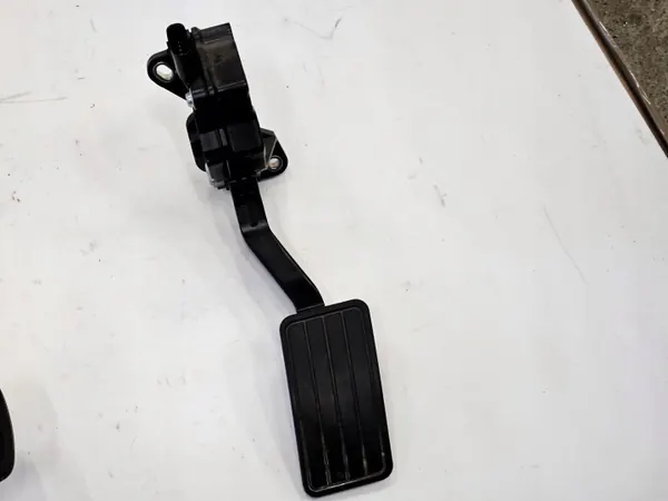 Pedais automáticos OEM SUBARU OUTBACK V 5 BS 14-19 image 3