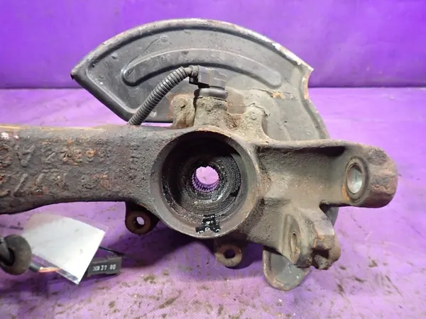 Audi A4 B5 Mozzo Anteriore Sinistro OEM 8D0407257AC image 5