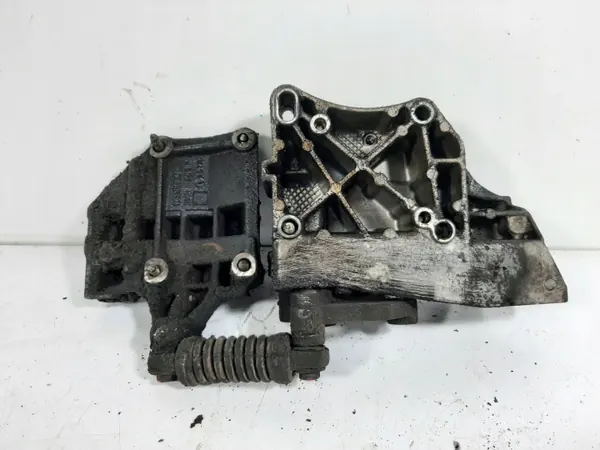 Soporte Alternador Peugeot OEM 9831005880 - Usado image 6