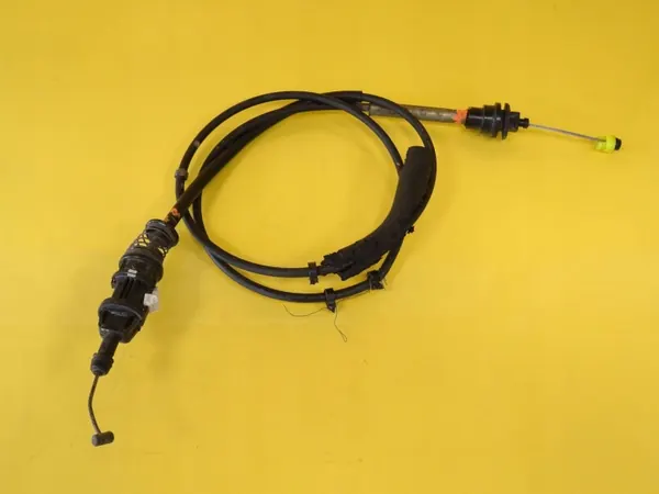 Mazda MPV Kaasulinkki OEM DRC72639 - Käytetty image 2