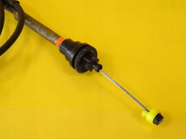 Mazda MPV Kaasulinkki OEM DRC72639 - Käytetty image 3
