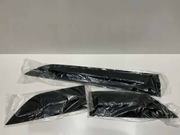 Suzuki Vitara III Vänster Bakdörrslist OEM 990E054P07000 image 4