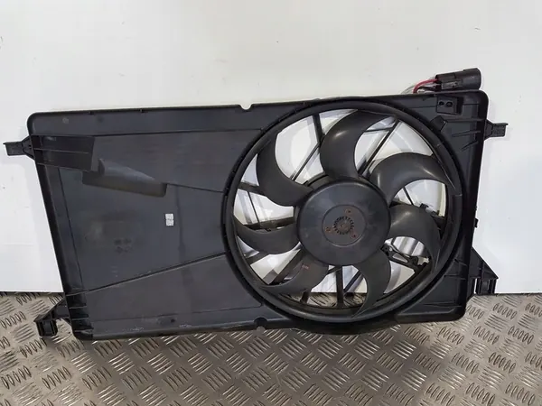 Fläktkåpa Volvo S40 2011 8M5H8C607RJ image 6