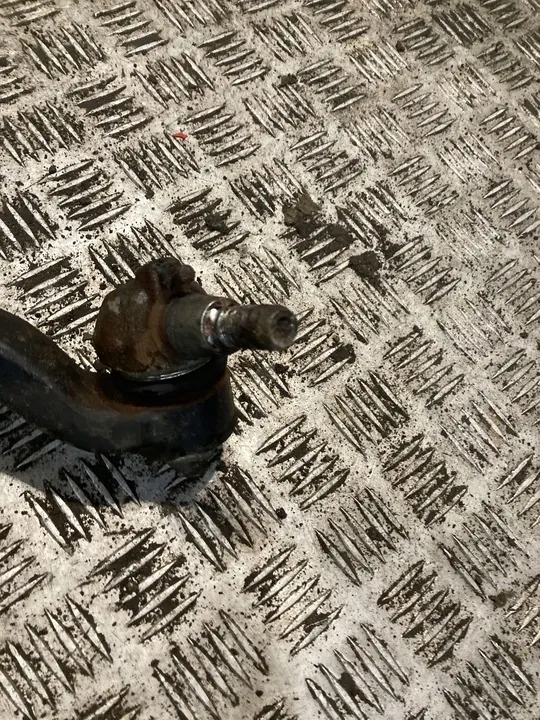 Mercedes-Benz E W212 2013 Right Lower Front Control Arm image 3