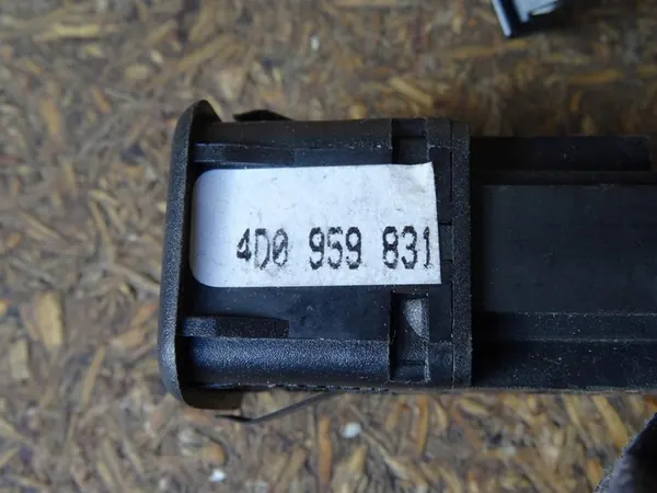 Interruptor de porta-malas AUDI A8 D2 4D0959831 1H0959855D image 4