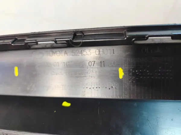 Spoiler OEM 52453-0H011 para Toyota Aygo X Traseiro image 9