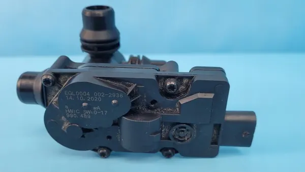 Soupape d'eau Mercedes OEM A0005061300 pour EQA 250 image 6