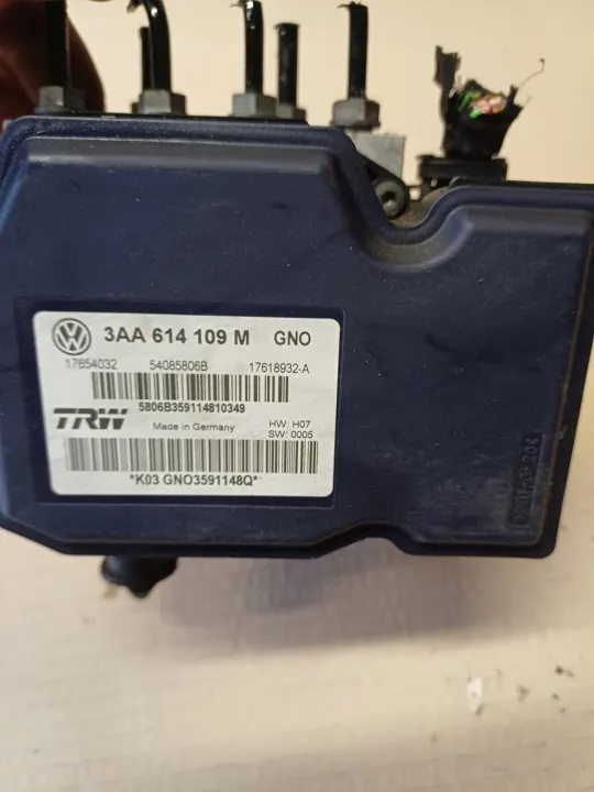 Pompe ABS OEM 3AA614109M pour VW Passat B7 image 5