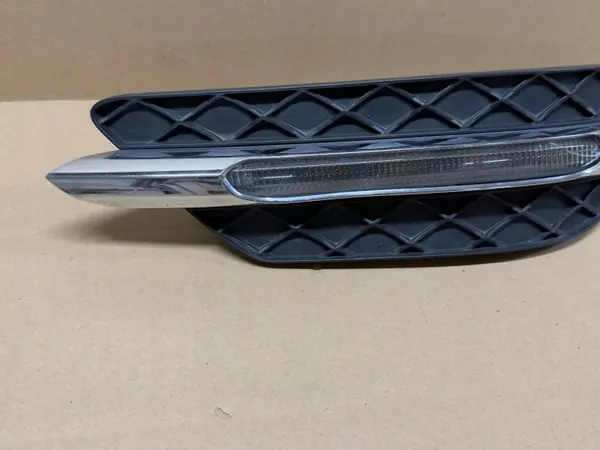 Mercedes C-klass W204 höger halogen LED DRL frontgrill image 3