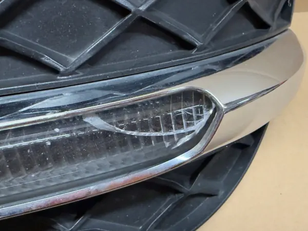 Mercedes C-klass W204 höger halogen LED DRL frontgrill image 4