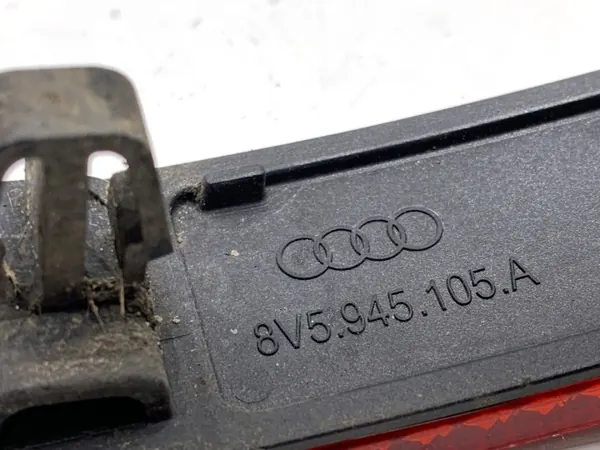 Refletor para-choques traseiro esquerdo OEM 8V5945105A Audi A3 8V image 3