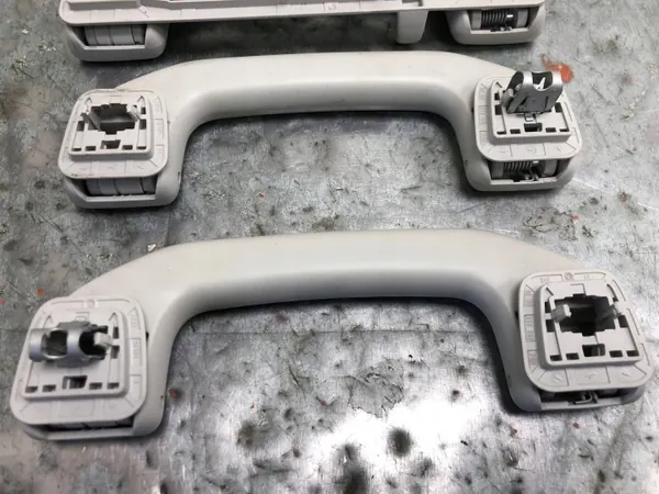 Mercedes W205 Handgreep Set OEM A0998150000 image 4