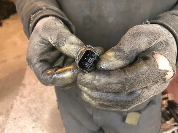 Öljynpaineanturi Jeep Grand Cherokee WJ 4.0 3.1 TD OEM image 3