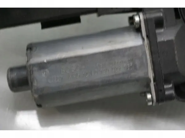 Audi A4 Takaluukun Nostomoottori Vasemmalla 2007 Sedan 2.0 OEM image 3