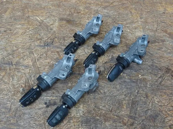 AUDI A4 B7 Sytytyskytkin Avainsetti 4B0905851Q image 6