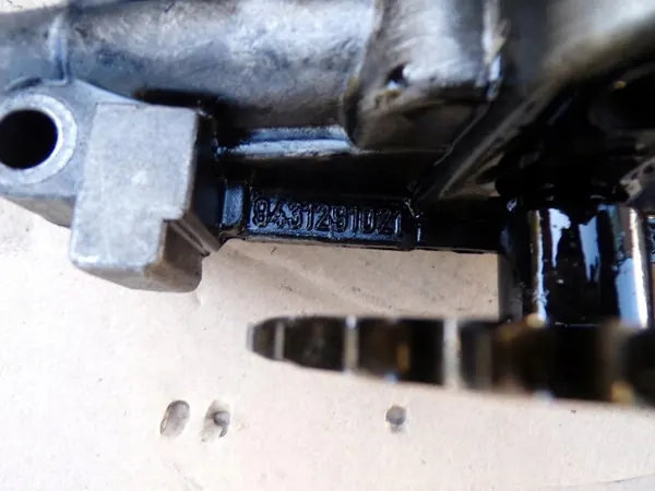 Bomba de aceite usada OEM 9644350880 Citroen C5 II image 4