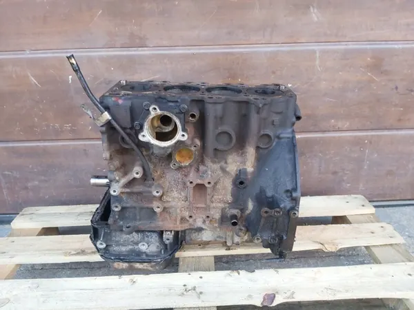 Nissan motorblok 2.2 DTI 114PK YD22 - Gebruikt image 5