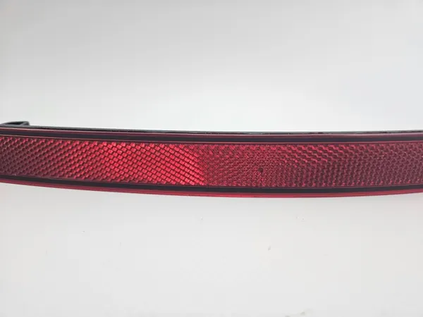 Volvo OE bakstötskåpsreflektor höger OEM 31468557 image 3
