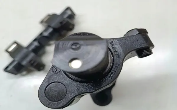 Audi A3 S3 8L Árbol de levas OEM 038443B - Usado image 3