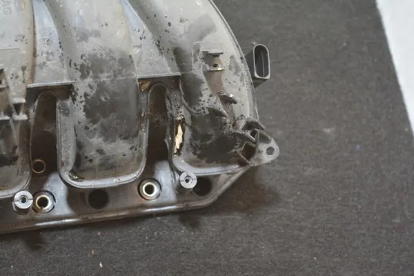 Volkswagen OE 04C133201Q Coletor de admissão image 3