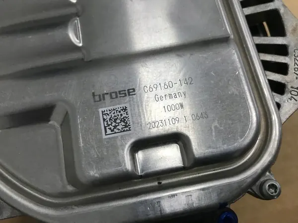 Mercedes W907 W205 W213 W222 W254 W257 Lüftermotor image 3