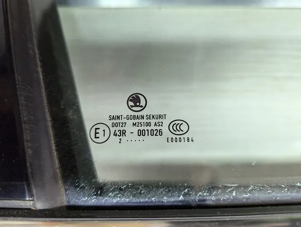 Porta Dianteira Direita Marrom Magnético Skoda Superb II image 8