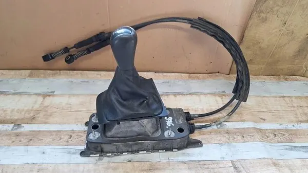 Selector de Marchas Skoda Yeti OEM 1K0711061B image 2
