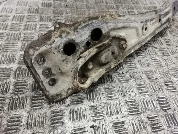 Sous-cadre avant Toyota OEM AMD145308 - Occasion image 5
