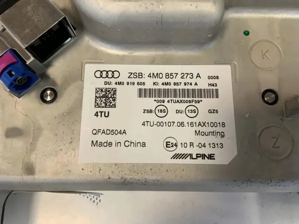 Audi Q7 4M Navigationsbildschirm OEM 4M0857273AGZ5 image 3