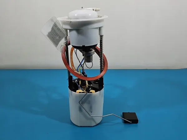 Brandstofpomp Audi Q5 08- 2.0 TFSI 8R0919051E image 3