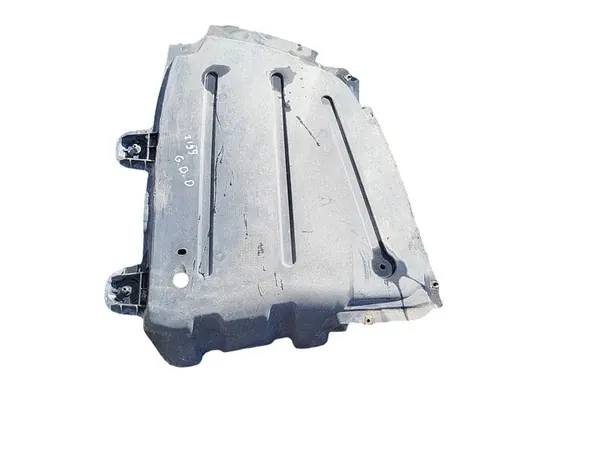 SUPERB B8 Protetor de Chassi Direito Traseiro OEM 3V0825205A image 8