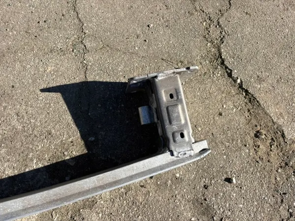 Peugeot 308 II Bakre Stötfångarbalk OEM 9647366080 image 4