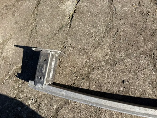 Peugeot 308 II Bakre Stötfångarbalk OEM 9647366080 image 5