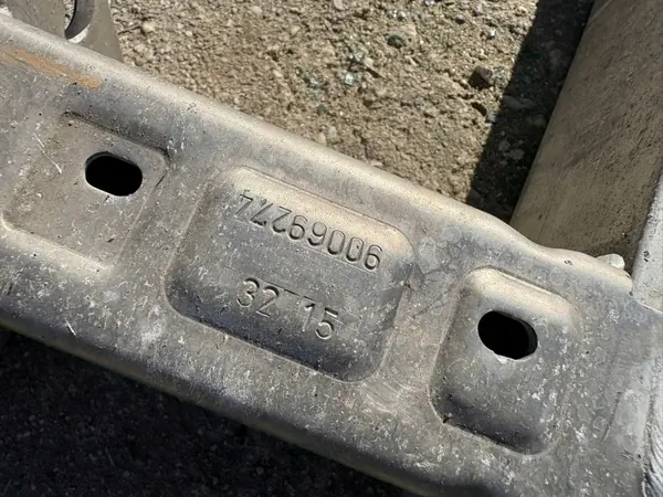 Peugeot 308 II Bakre Stötfångarbalk OEM 9647366080 image 6