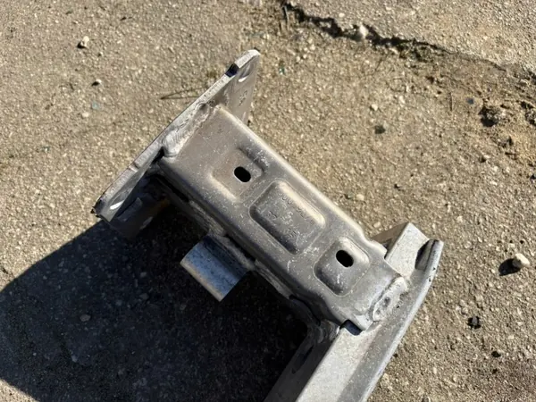 Peugeot 308 II Bakre Stötfångarbalk OEM 9647366080 image 9