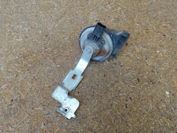 AUDI A3 8V 12-20 Suporte de Buzina Direito 5Q0951223A image 3