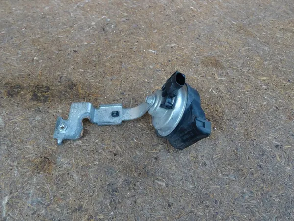 AUDI A3 8V 12-20 Suporte de Buzina Direito 5Q0951223A image 7