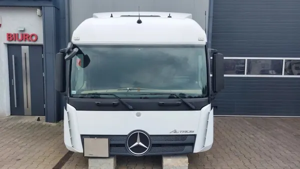 Mercedes Actros MP4 Stream Space Ohjaamokehys OEM A0006000101 image 2