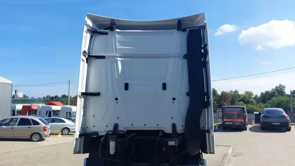 Mercedes Actros MP4 Stream Space Ohjaamokehys OEM A0006000101 image 4