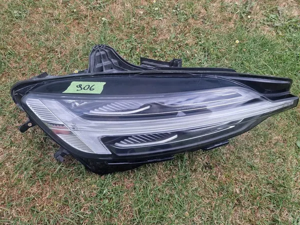 Volvo V60 2017 Oikea Ajovalaisin 32314179 image 6