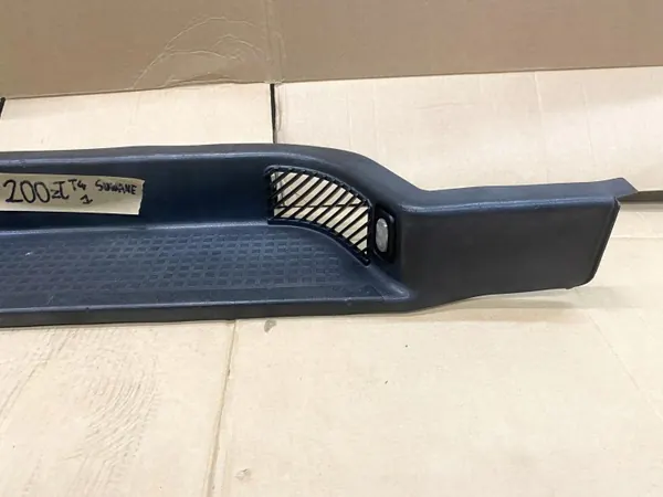 OEM 701883726 Degrau Porta Corrediça com Luz image 3