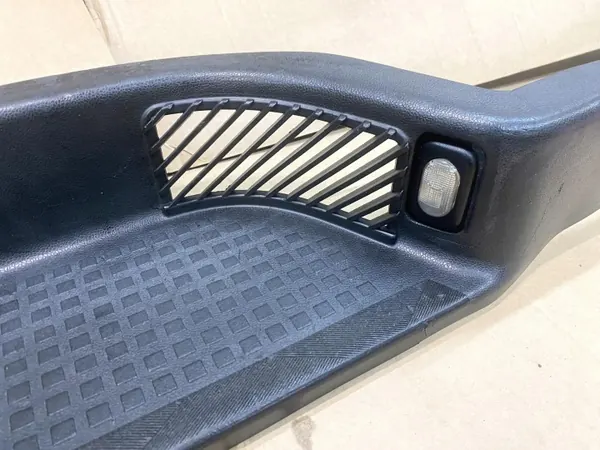 OEM 701883726 Degrau Porta Corrediça com Luz image 4