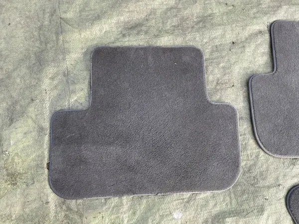 Tapis velours OEM 8K1863691B pour Audi A4 B8/A5 image 4