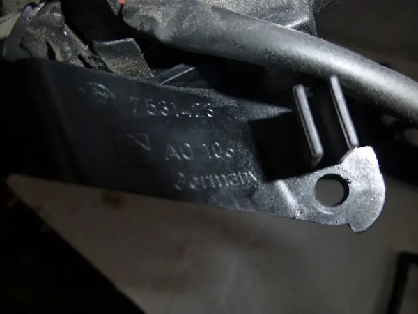 BMW OE 2241124 Kansi-ilmanvaihtoventtiili image 3