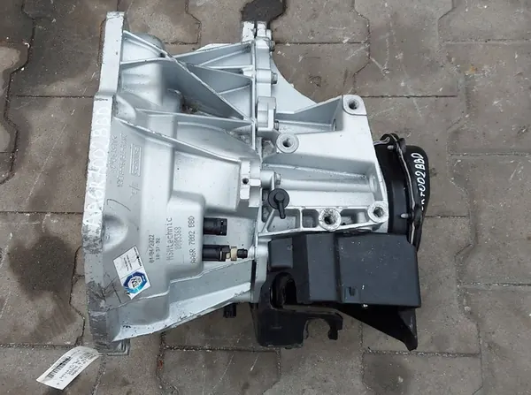 Ford Fiesta MK7 1.4 TDCI Vaihteisto image 3