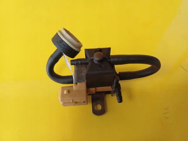 Válvula de Vácuo Volkswagen Golf IV 054906267 image 3