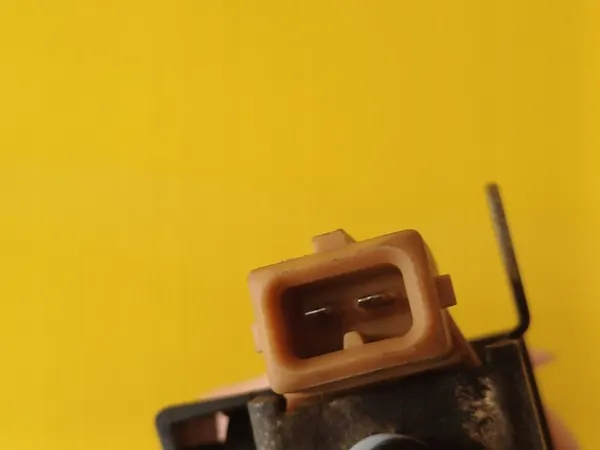 Válvula de Vácuo Volkswagen Golf IV 054906267 image 4